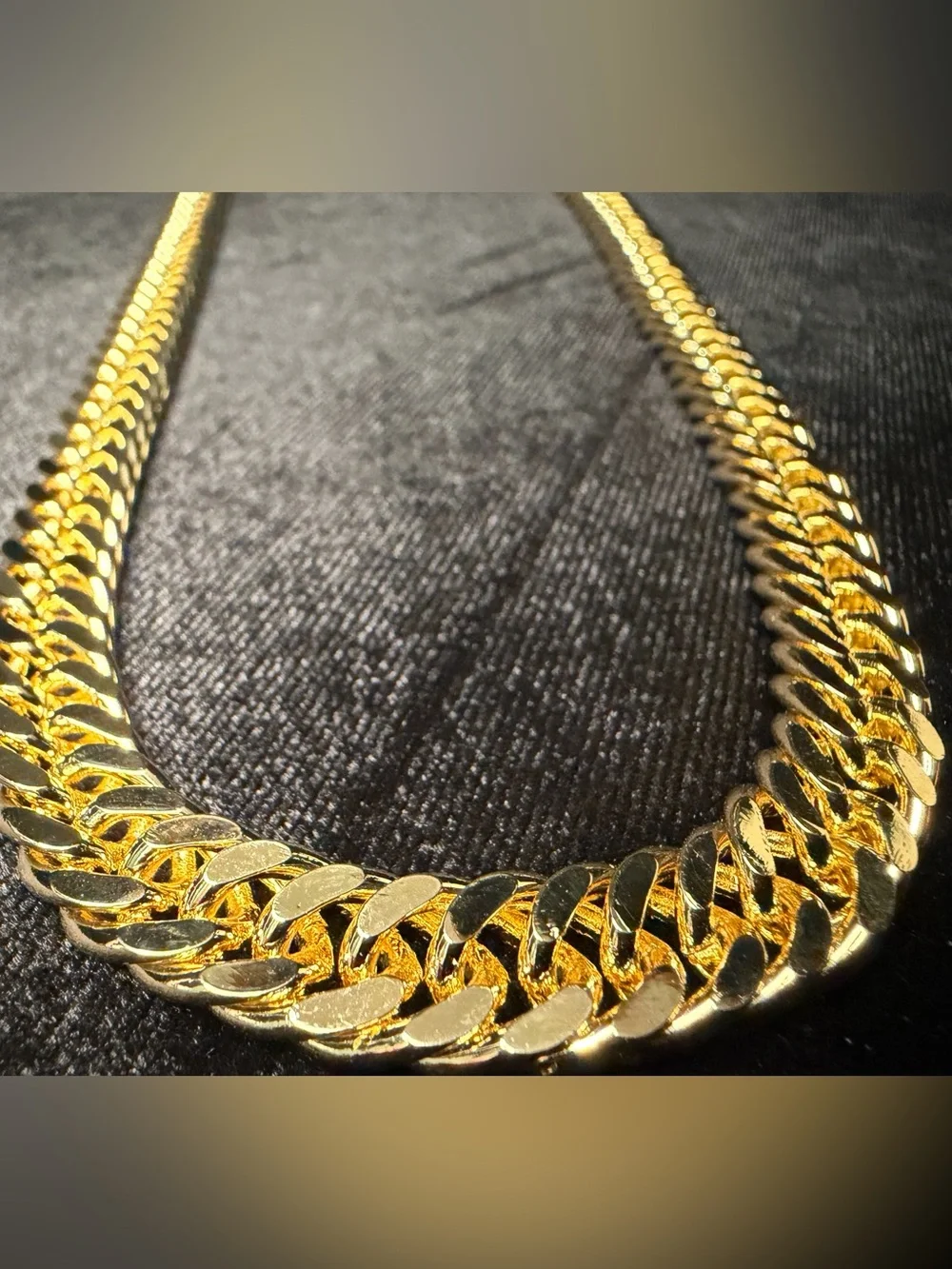 Flat Cuban w/Concave 22 10MM 14K Gold Premium Finish. Statement Piece